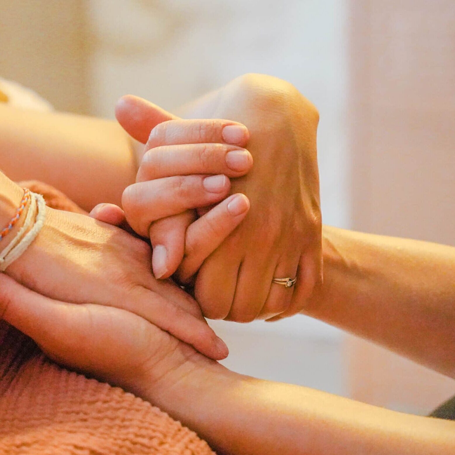 photo d'un soin énergétique proposé par douceur des lunes, énergéticien à annecy en haute Savoie