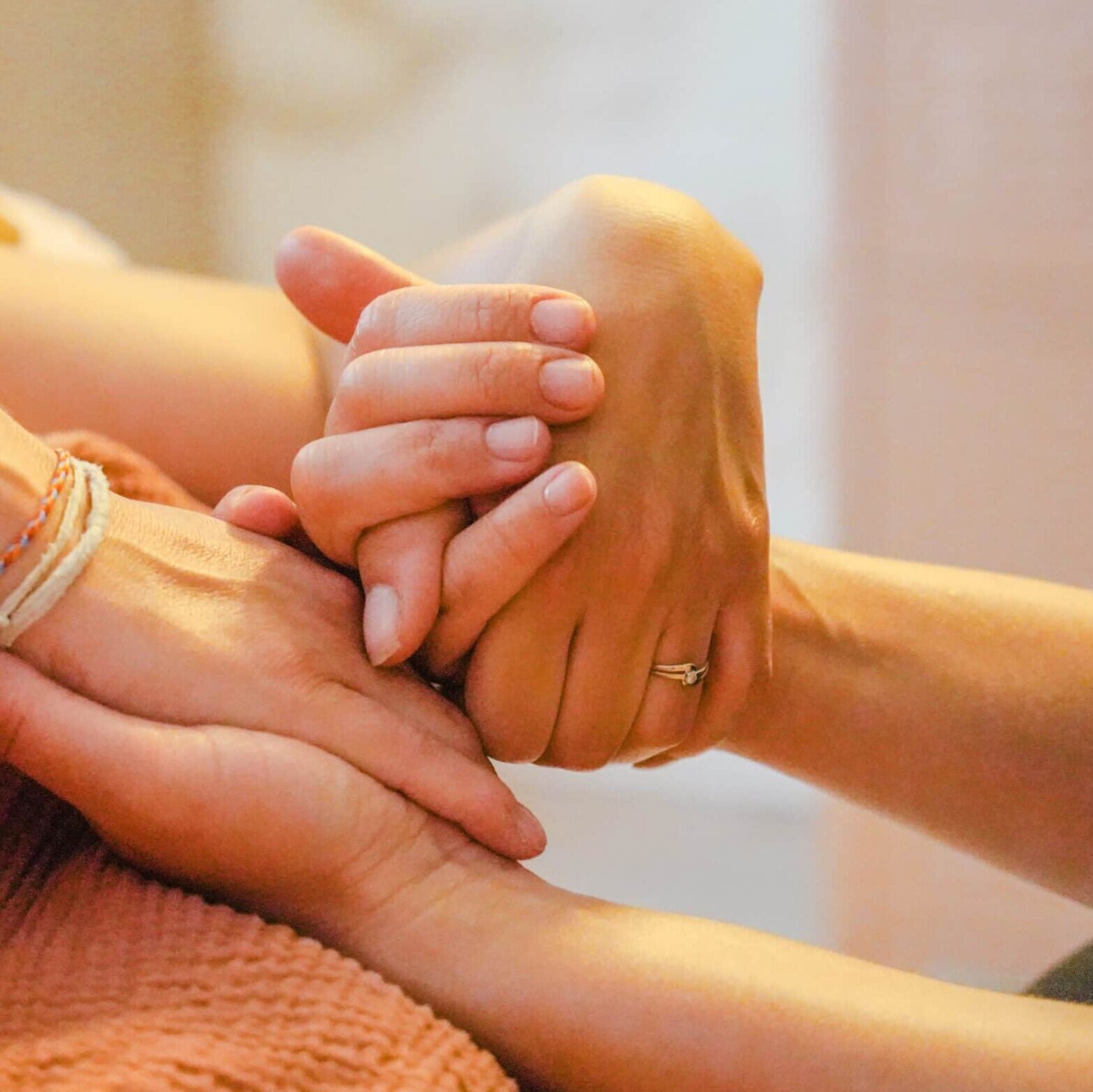 photo d'un soin énergétique proposé par douceur des lunes, énergéticien à annecy en haute Savoie
