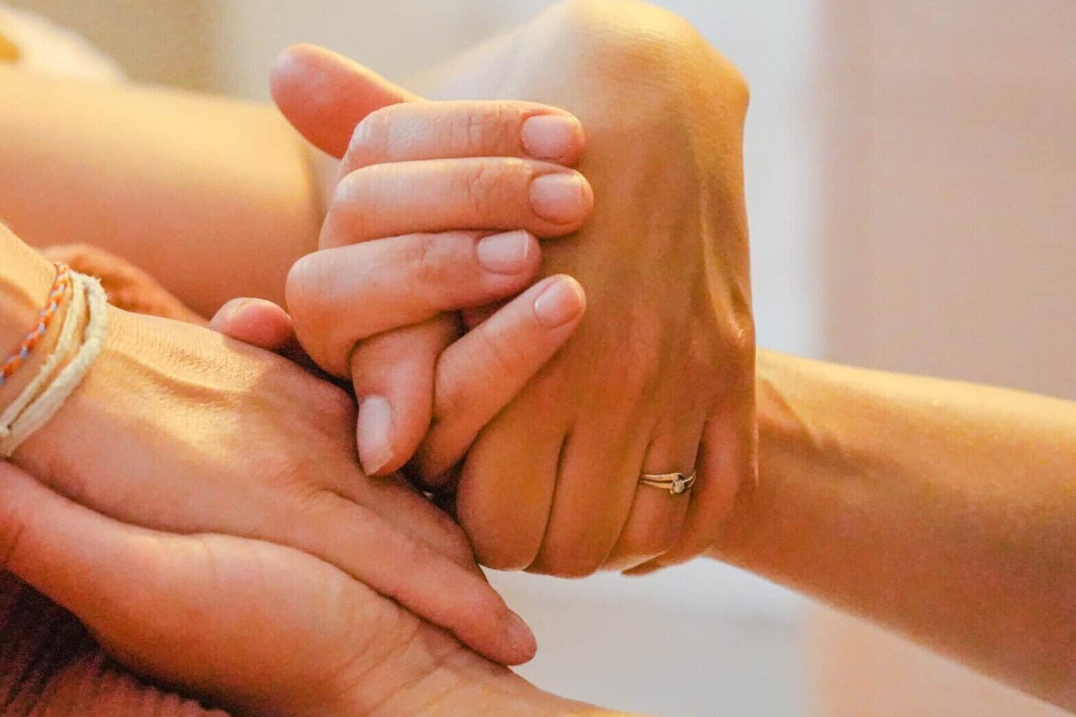 photo d'un soin énergétique proposé par douceur des lunes, énergéticien à annecy en haute Savoie