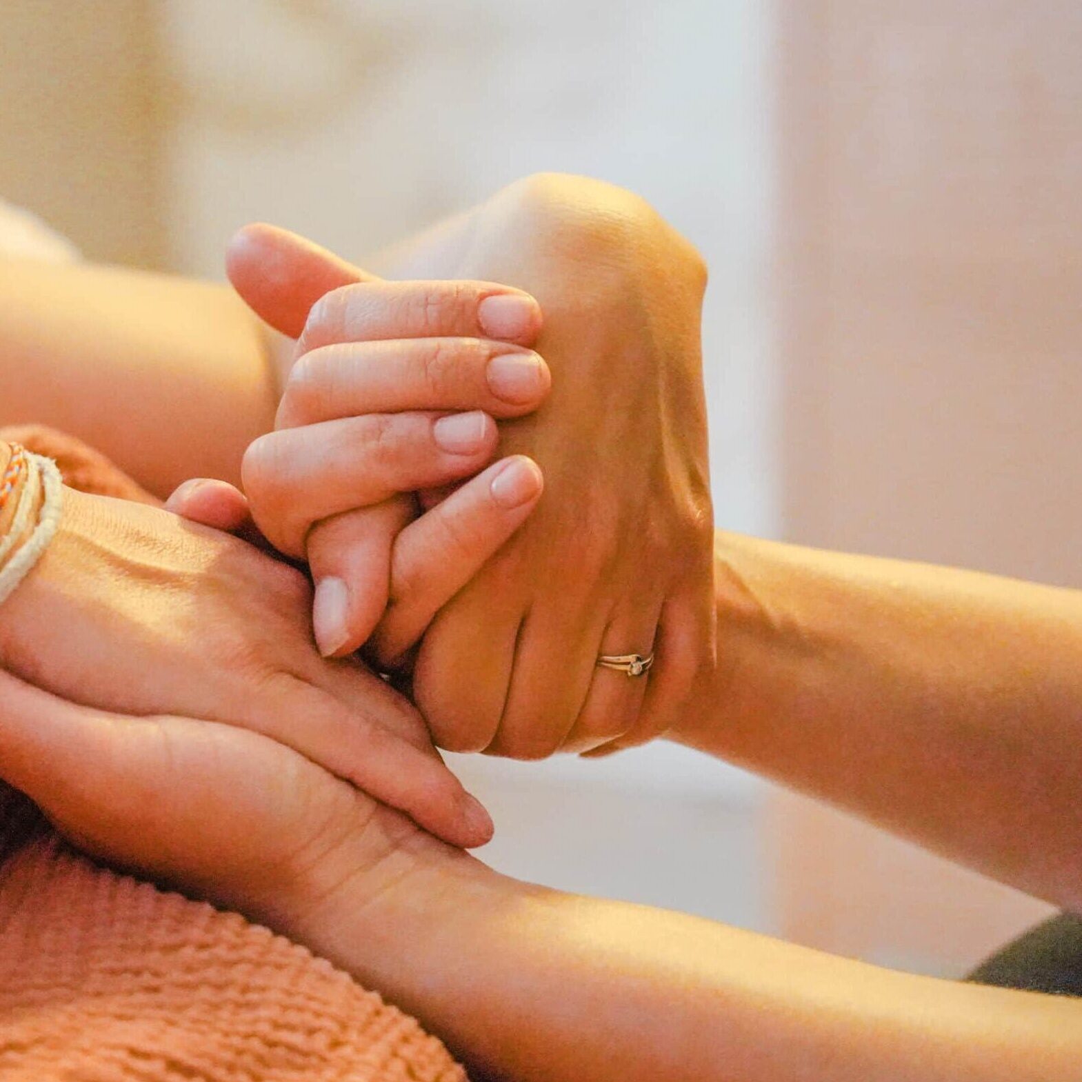photo d'un soin énergétique proposé par douceur des lunes, énergéticien à annecy en haute Savoie