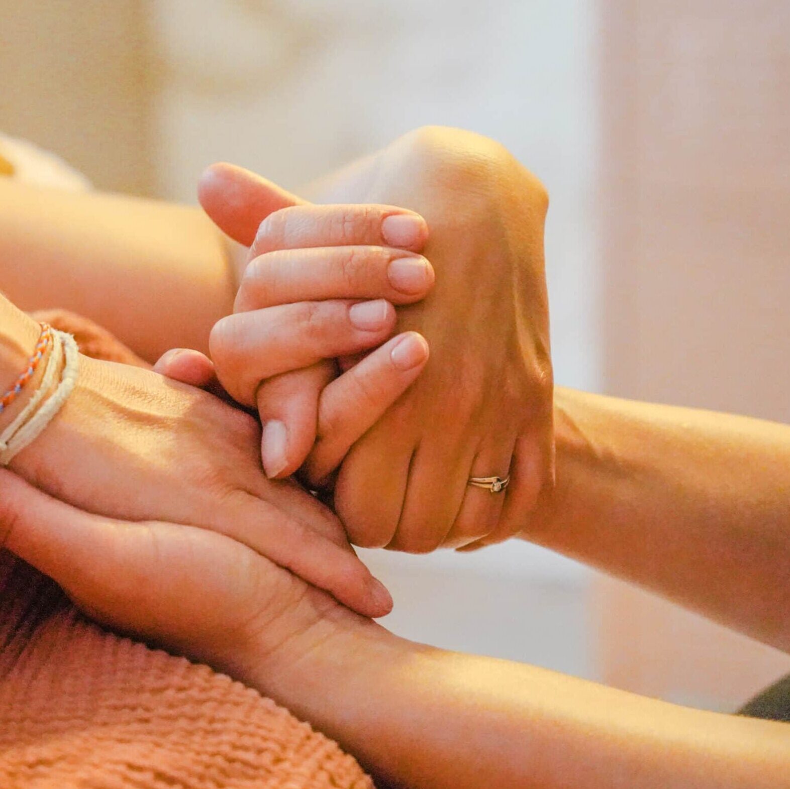 photo d'un soin énergétique proposé par douceur des lunes, énergéticien à annecy en haute Savoie